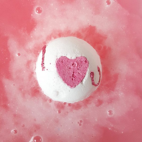Heart That Glitters Bath Bomb, 160g - Bomb Cosmetics