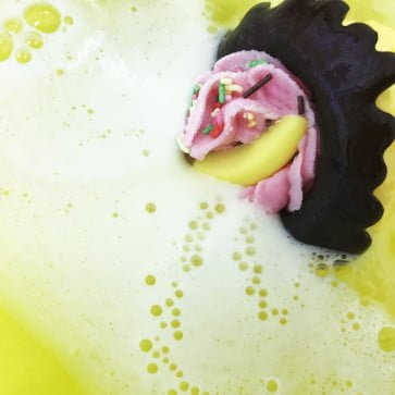 Thanks A Bunch Banana Bath Bomb, 160g - Bomb Cosmetics - Image 2