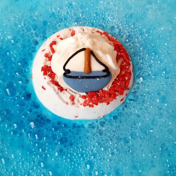 Dunk-in Sailor Boat Bath Bomb, 160g - Bomb Cosmetics - Image 2