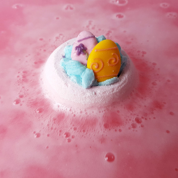 Spring Fling Bath Bomb, 160g - Bomb Cosmetics - Image 2