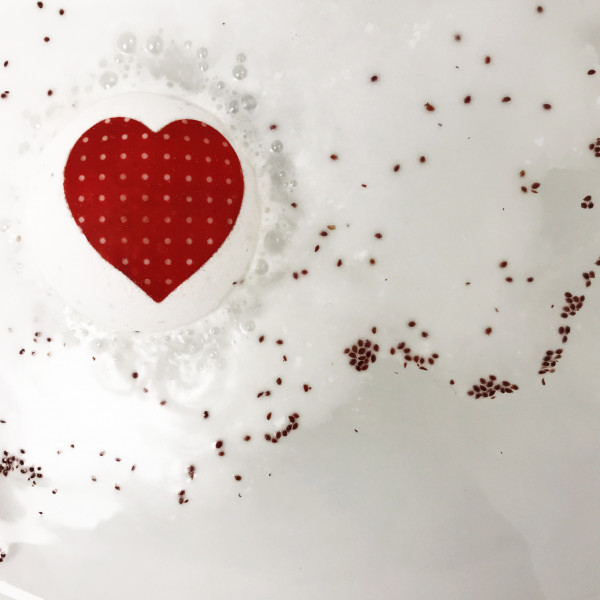 Summer of Love Bath Bomb, 160g - Bomb Cosmetics - Image 2