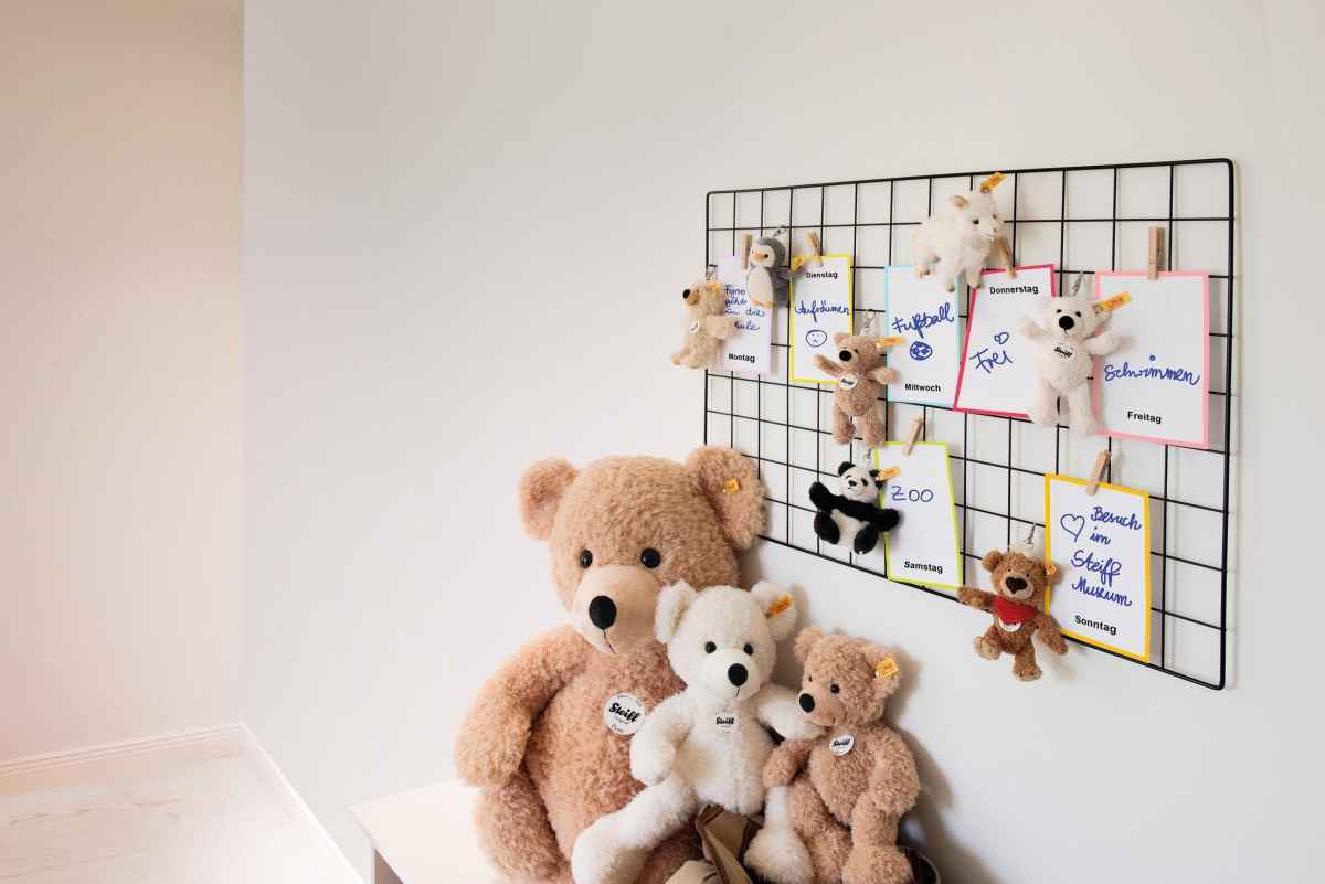 Steiff Fynn Beige Teddy Bear Keyring - EAN 111600 - Image 2