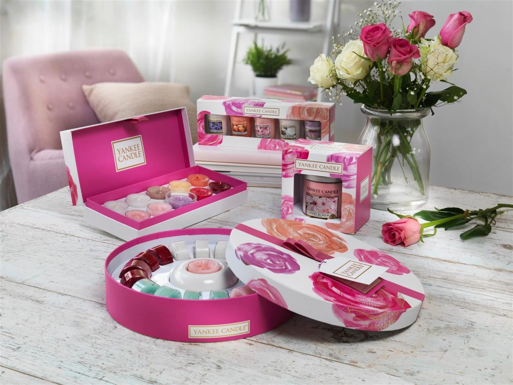 Yankee Candle Cherry Blossom Small Pillar Candle Gift Set - Image 4