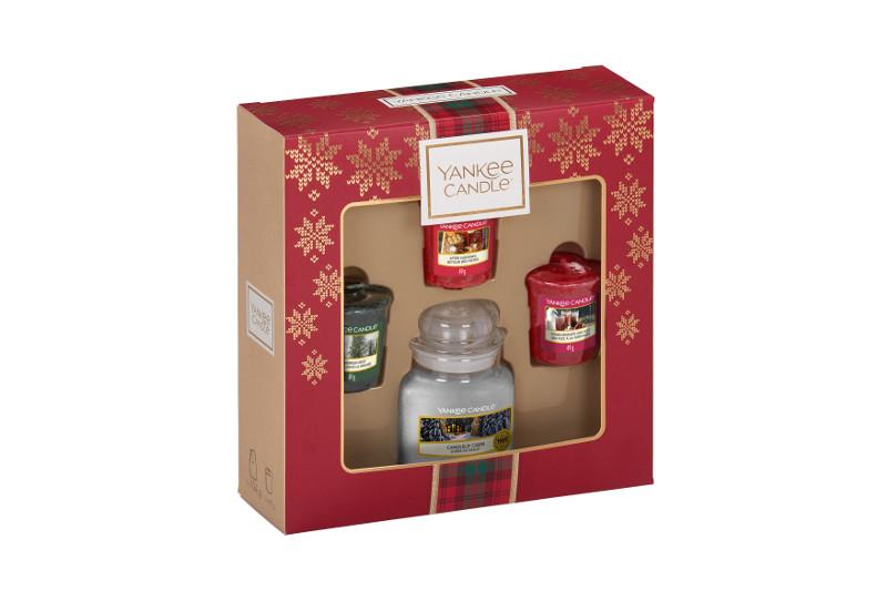 Yankee Candle 1 Small Jar and 3 Votive Candle Gift Set - Alpine Christmas - Image 2