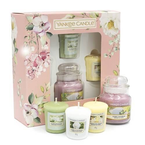 Yankee Candle Small Jar Candle & 3 Votive Gift Set - Garden Hideaway