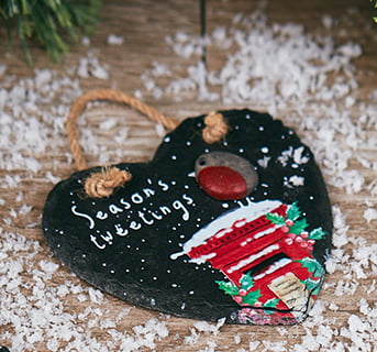 Pebble Robin 'Season's Tweetings' Christmas Slate Heart Hanging Plaque - Langs