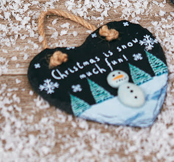 Pebble Snowman 'Christmas Is Snow Much Fun' Christmas Slate Heart Hanging Plaque - Langs