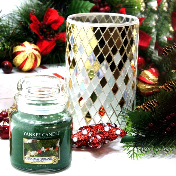 The Perfect Tree - Yankee Candle - Medium Jar, 411g - Image 2