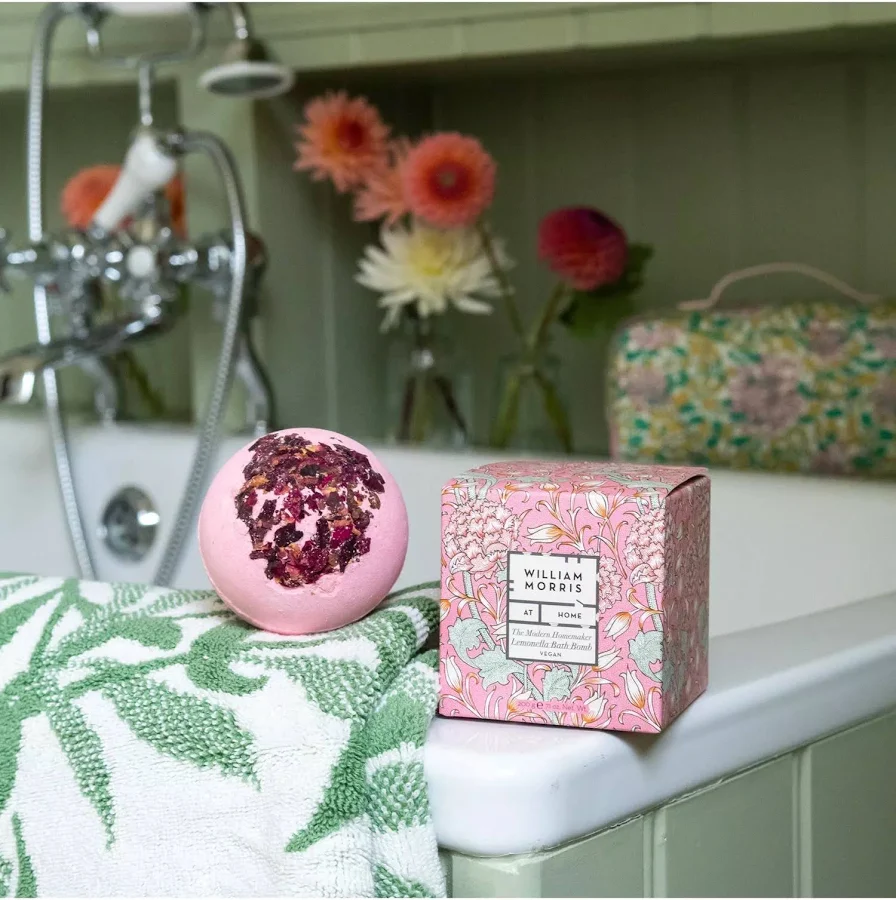 William Morris The Modern Homemaker Rose Petal Vegan Bath Fizzer 200g Bath Bomb